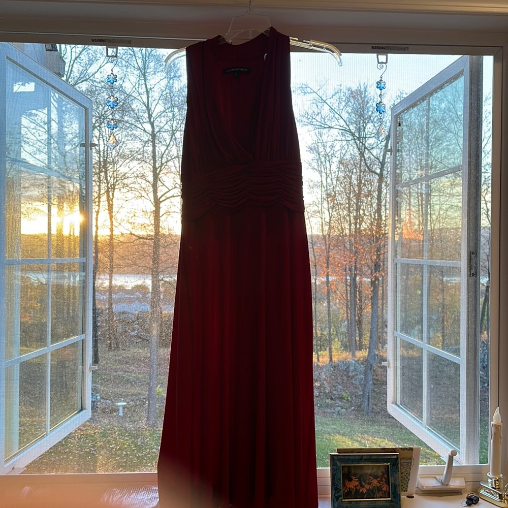 Women’s sleeveless v neck dressy dress.Burgundy red.